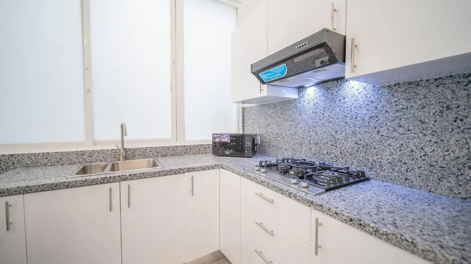 Plaza Achim 6B, Modern Apt 250M From Sosua Beach Apartmán